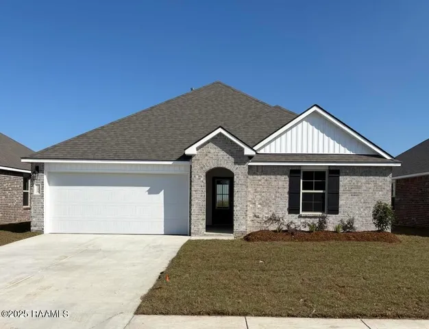 $214,500 | 133 Cottage Cove Drive, Maurice, LA 70555