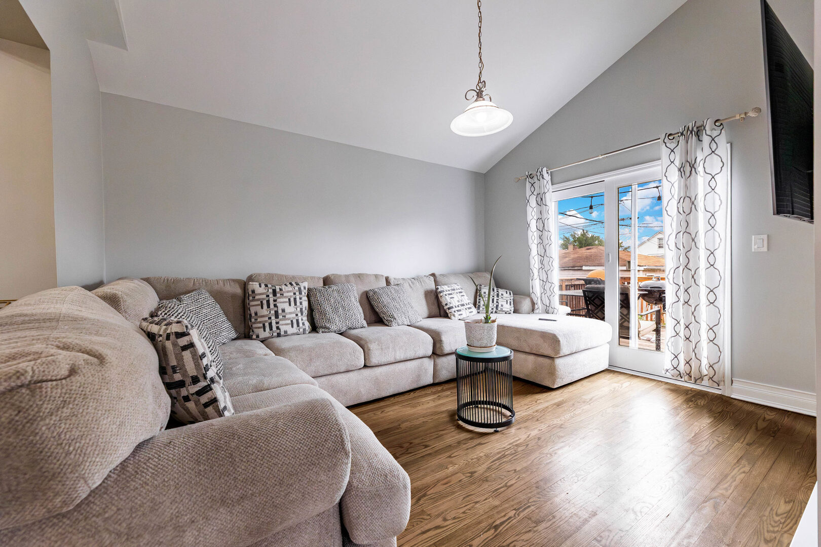 6017 South Monitor Avenue Chicago, IL 60638 - Photo 10 of 35