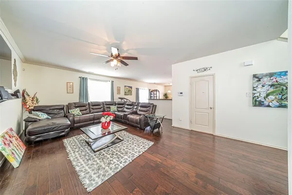 $2,750 | 906 Penny Royal Court, Arlington, TX 76002