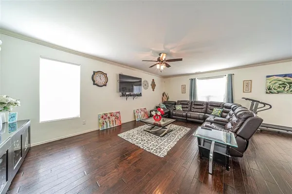 $2,750 | 906 Penny Royal Court, Arlington, TX 76002