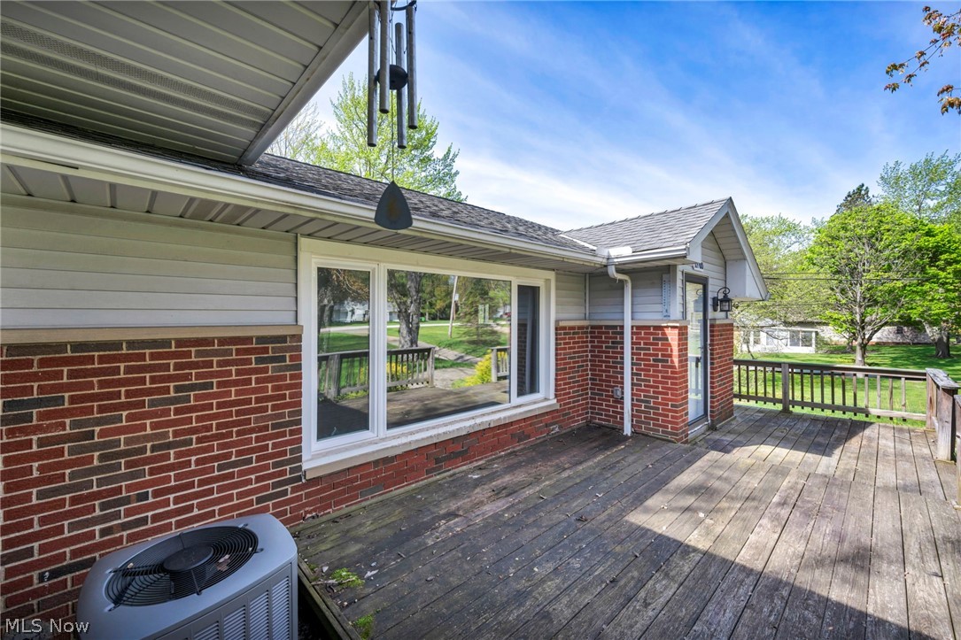 17900 Hicks Road Walton Hills, OH 44146 - Photo 4 of 43