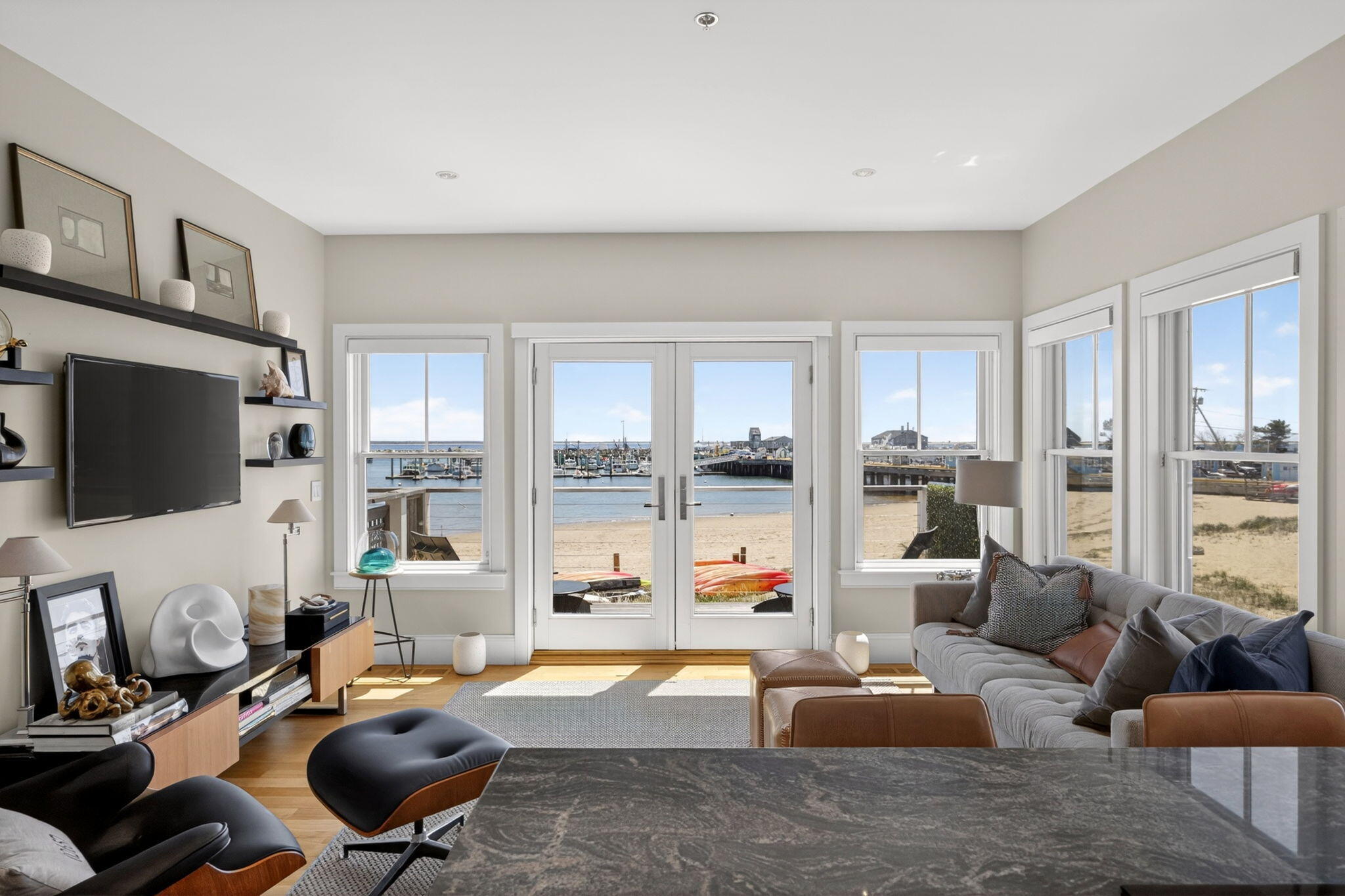 333 R Commercial Street, Unit 3 Provincetown, MA 02657 - Photo 8 of 33 5-05-9L4A8877