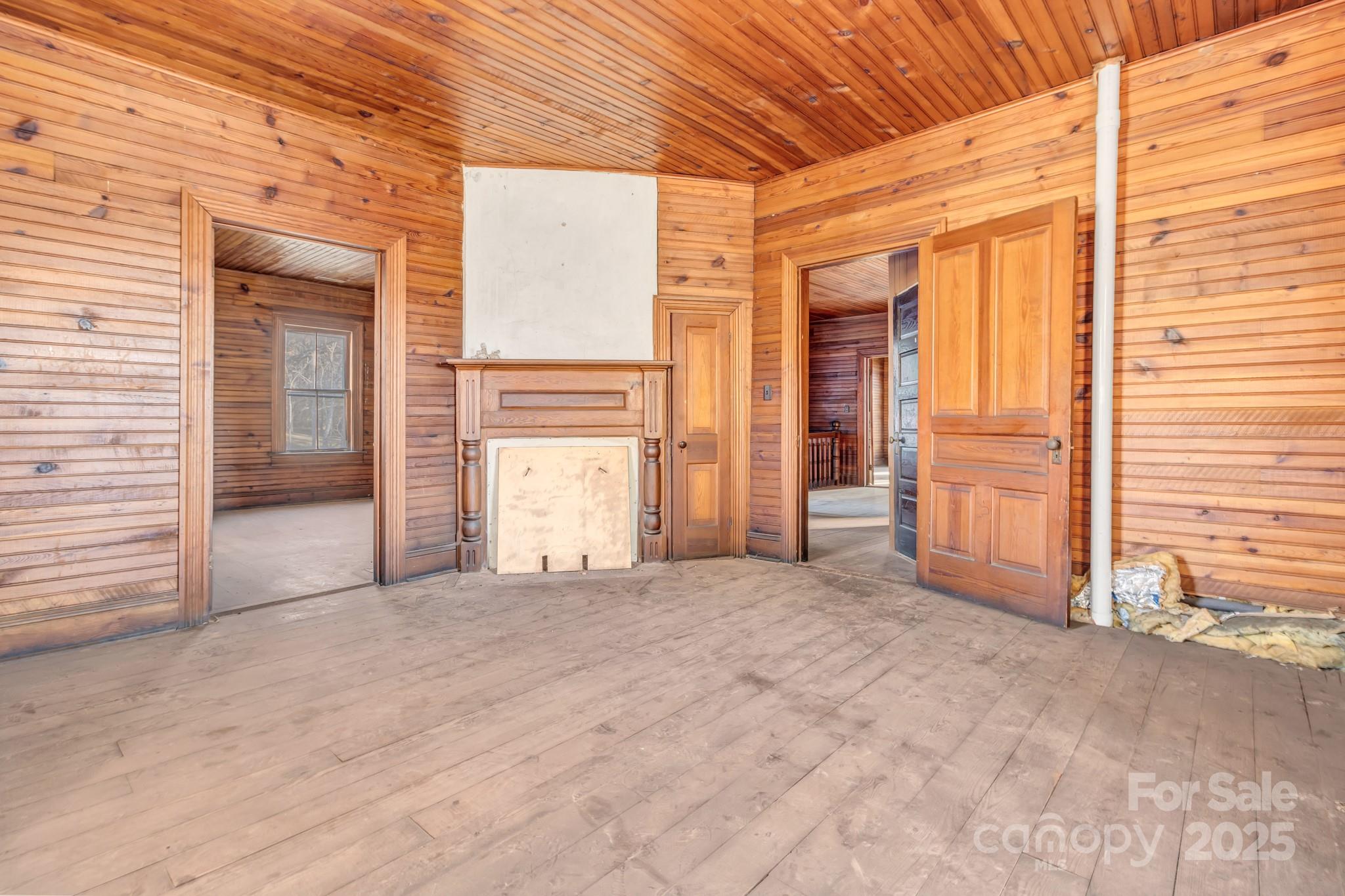 143 Sharon Road Fairview, NC 28730 - Photo 31 of 36 a view of a room with an empty space
