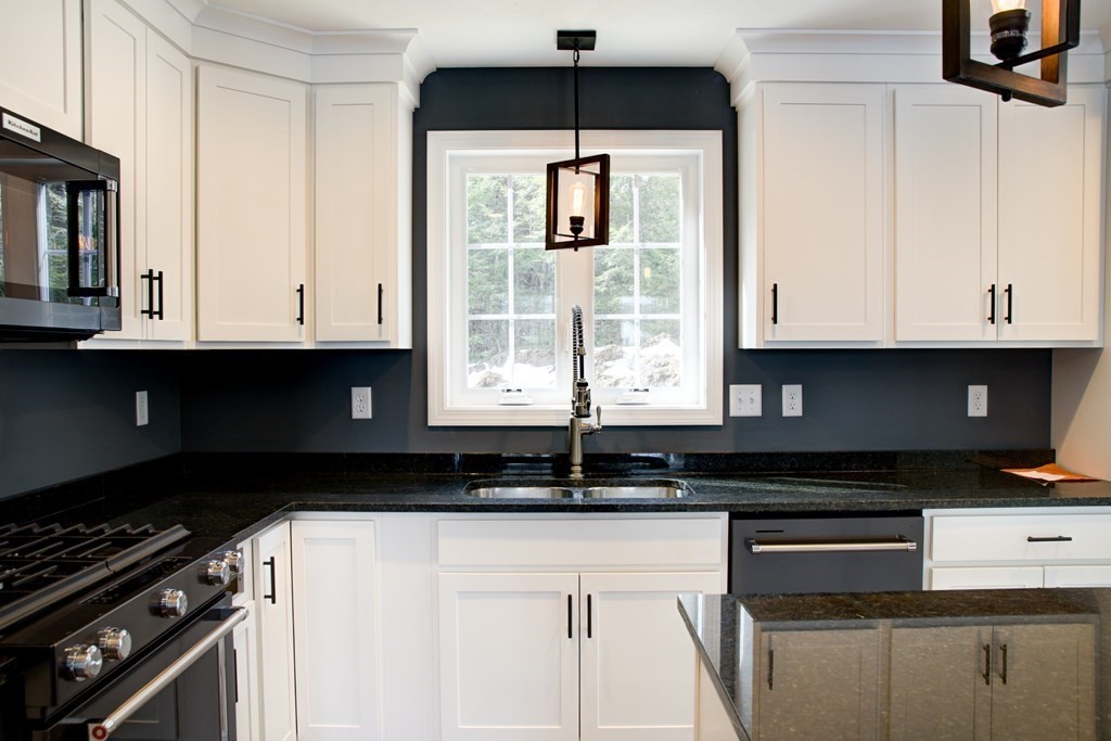 123 Brooks Road Templeton, MA 01468 - Photo 3 of 27 Gallery Image 3
