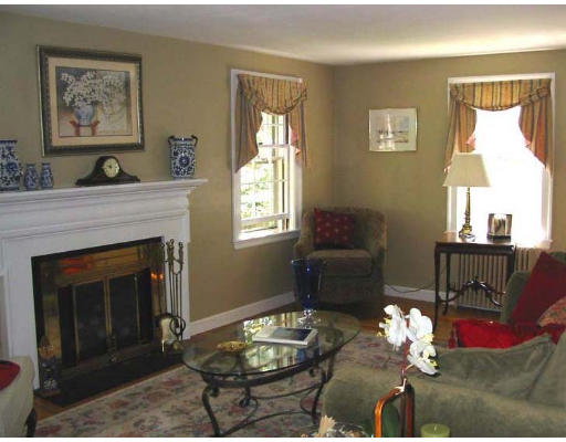 12 Sagamore Road Marblehead, MA 01945 - Photo 2 of 9