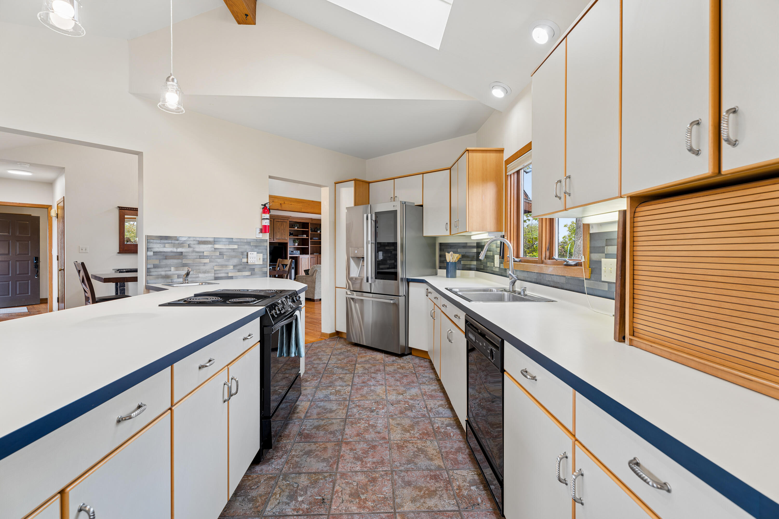 340 Lake Road Menasha, WI 54952 - Photo 14 of 76 Kitchen