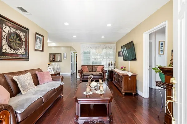 $749,999 | 18149 Saticoy Street, Reseda, CA 91335