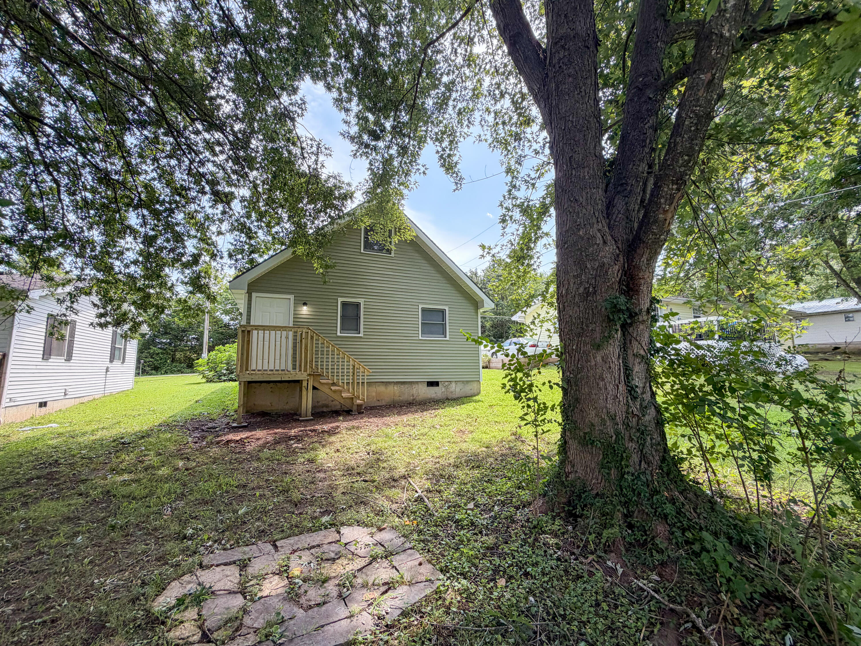 523 South Elm Road Marshfield, MO 65706 - Photo 27 of 29 Outside_back3