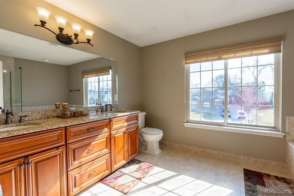 2168 East Shore Drive Rochester Hills, MI 48307 - Photo 15 of 52