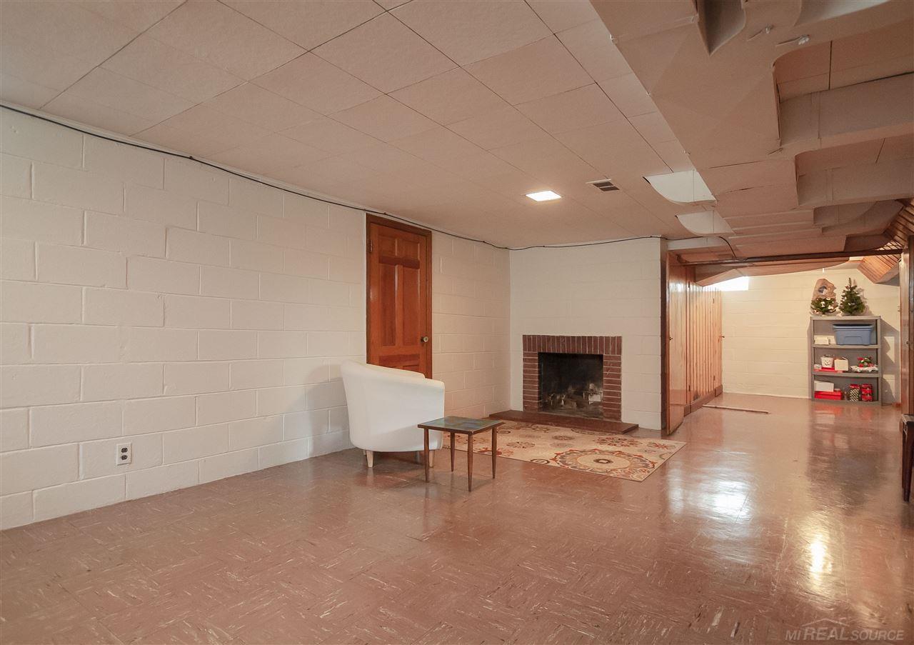 1133 Roslyn Road Grosse Pointe Woods, MI 48236 - Photo 30 of 39