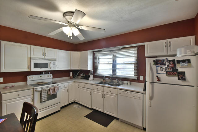 11406 Back Valley Road Soddy Daisy, TN 37379 - Photo 7 of 20 58