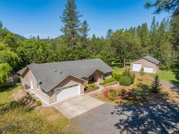 $685,000 | 190 Detrick Drive, Grants Pass, OR 97527