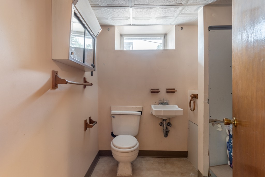 11 Graves Road Revere, MA 02151 - Photo 17 of 32 Gallery Image 17