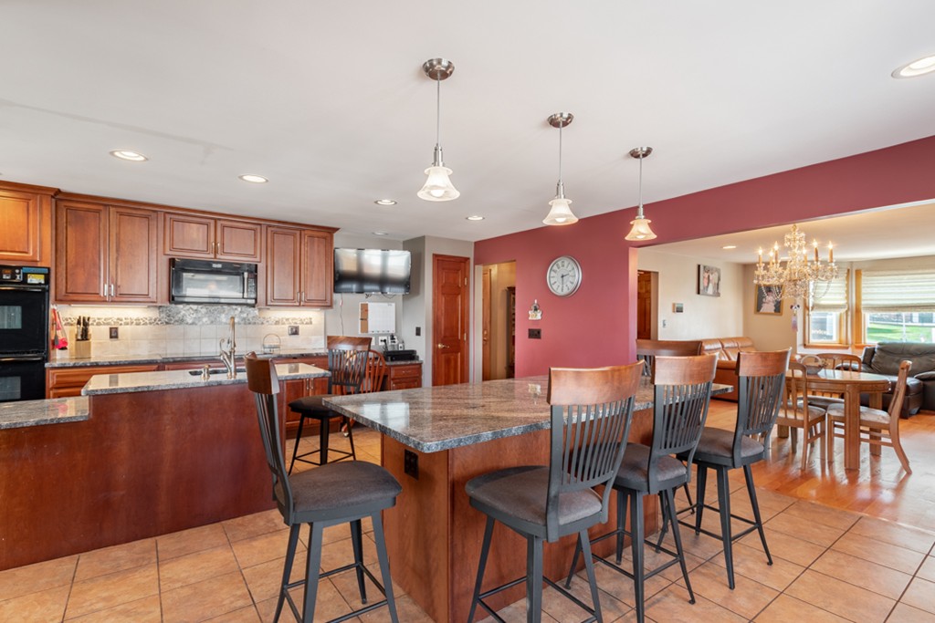 11 Graves Road Revere, MA 02151 - Photo 7 of 32 Gallery Image 7
