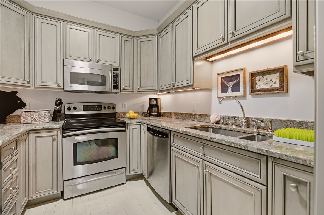 118 Bay Street, Unit 4 Westerly, RI 02891 - Photo 11 of 30