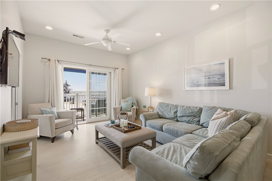 118 Bay Street, Unit 4 Westerly, RI 02891 - Photo 9 of 30
