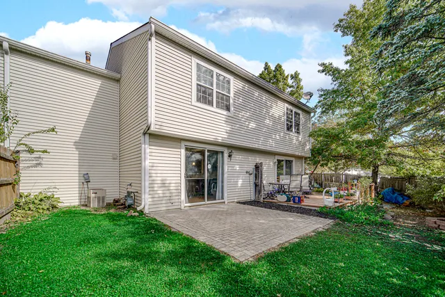 $214,900 | 535 Normandie Lane, Unit 535, Round Lake Beach, IL 60073