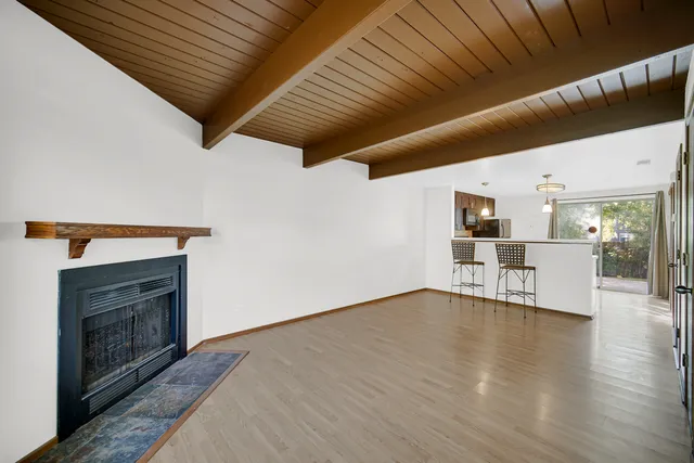 $214,900 | 535 Normandie Lane, Unit 535, Round Lake Beach, IL 60073