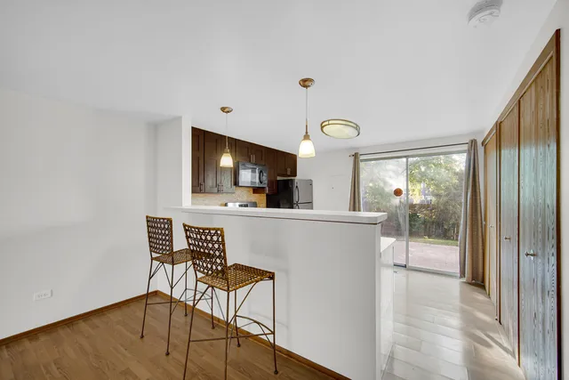 $214,900 | 535 Normandie Lane, Unit 535, Round Lake Beach, IL 60073