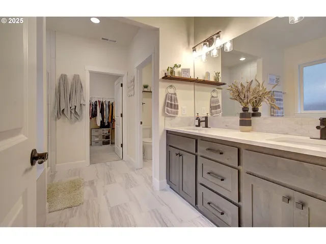 $615,000 | 2421 Northeast 1st Avenue, Battle Ground, WA 98604