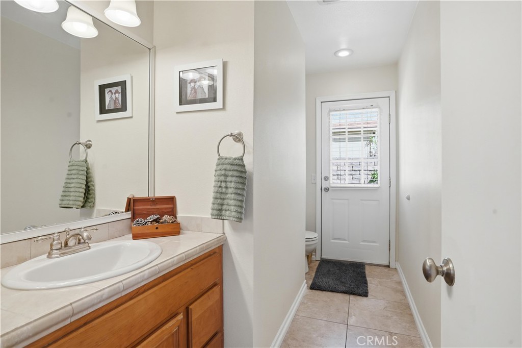 3330 Township Avenue Simi Valley, CA 93063 - Photo 15 of 40 a bathroom with a sink and a mirror