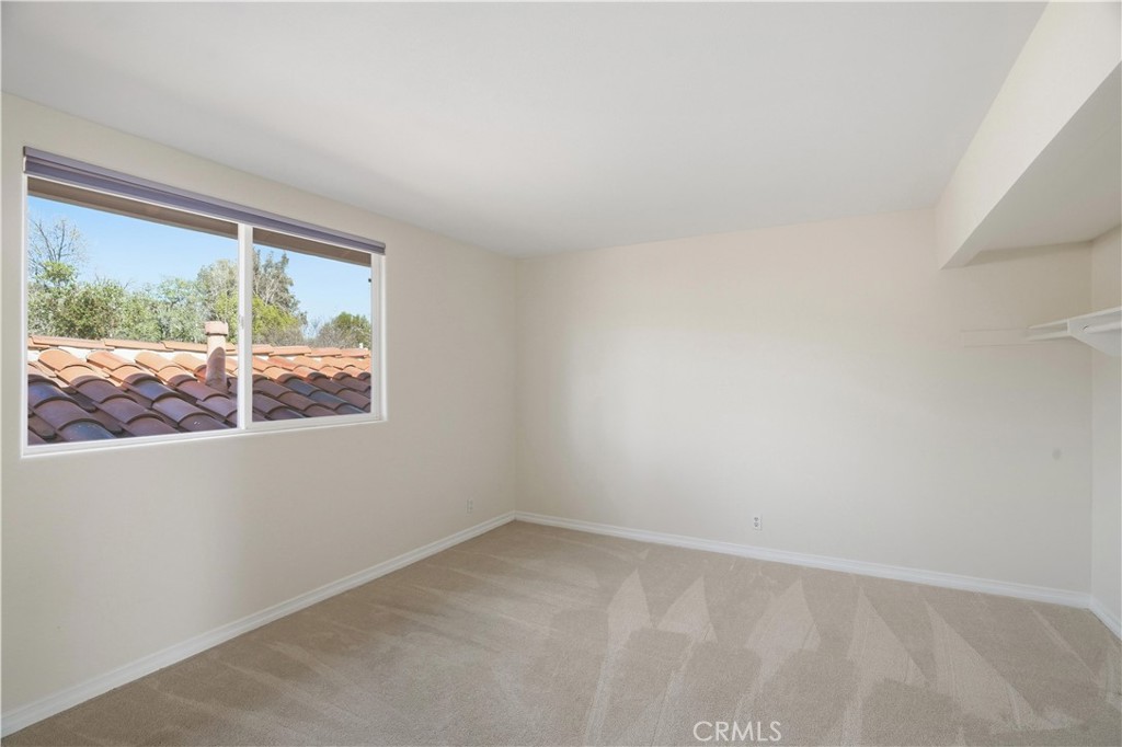 3330 Township Avenue Simi Valley, CA 93063 - Photo 21 of 40 an empty room with a window