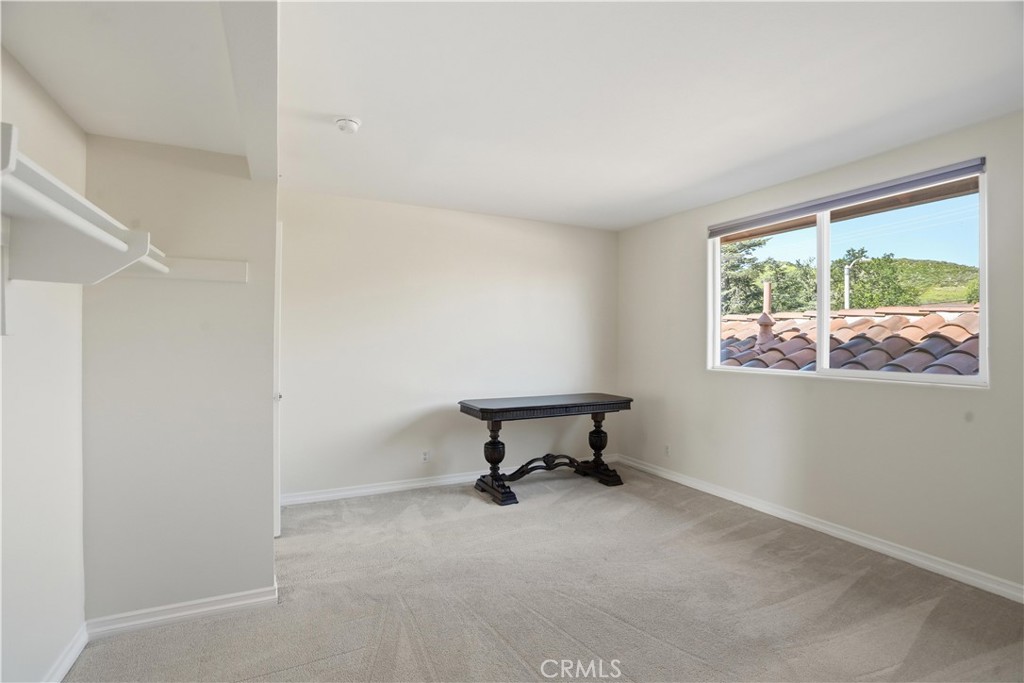 3330 Township Avenue Simi Valley, CA 93063 - Photo 22 of 40 a room with a window