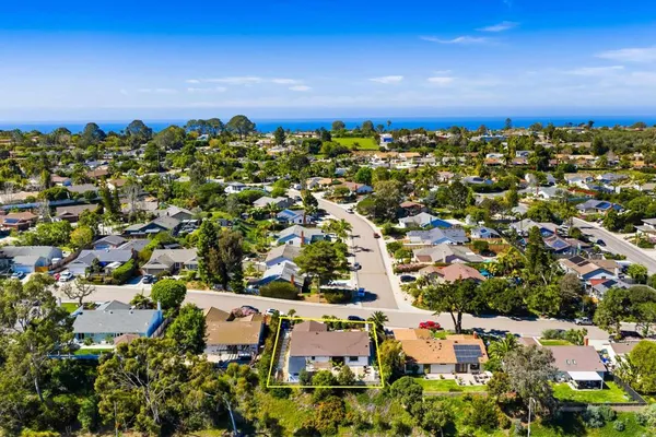$1,965,000 | 301 Hickoryhill Drive, Encinitas, CA 92024