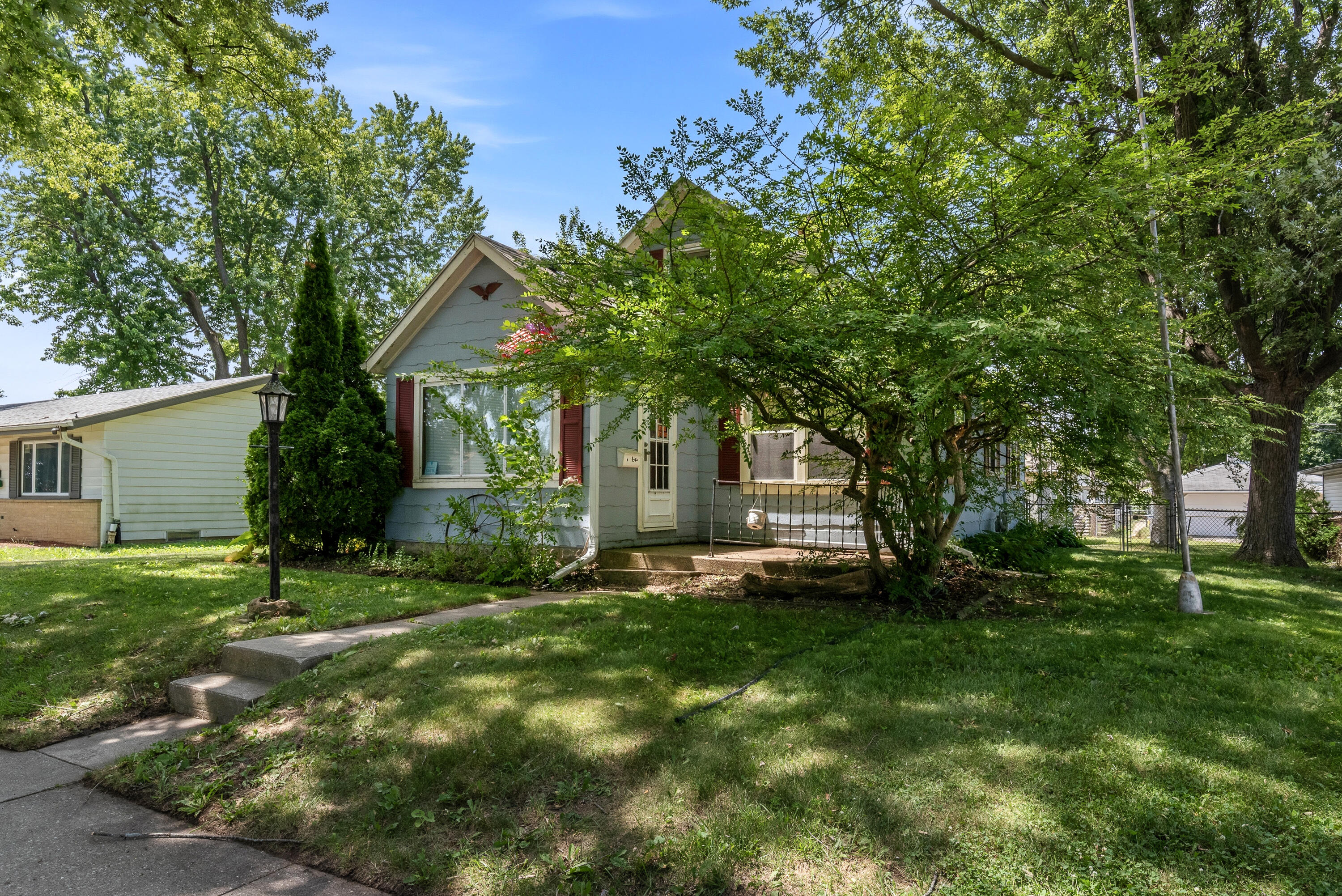 5649 North 78th Street Milwaukee, WI 53218 - Photo 15 of 23 5649 N 78th St-17