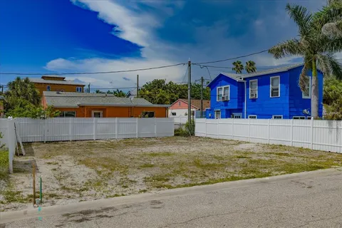 $350,000 | 122 87th Avenue, Treasure Island, FL 33706