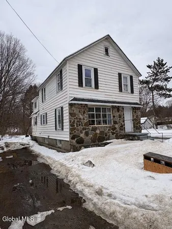 $168,500 | 786 County Rt 24, Corinth, NY 12822