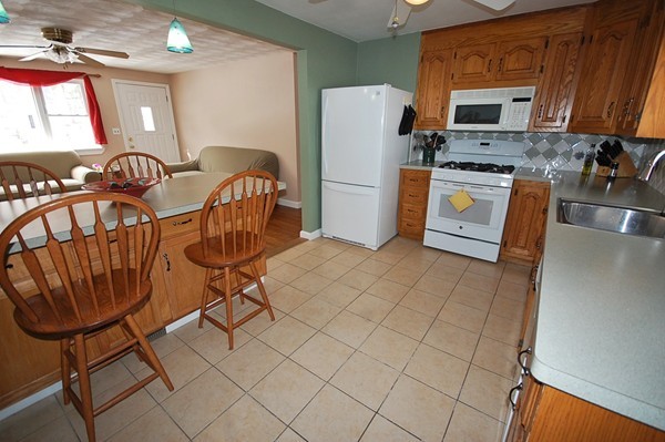 34 Pheasant Hill Road Franklin, MA 02038 - Photo 3 of 19 Gallery Image 3