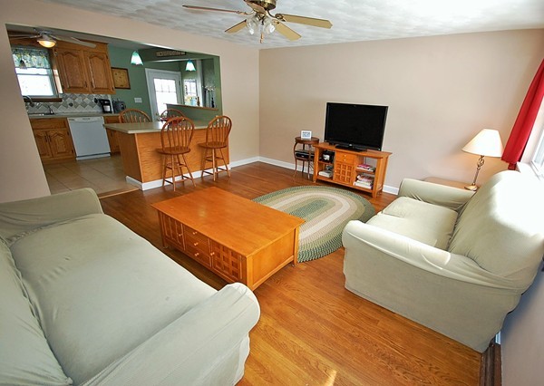 34 Pheasant Hill Road Franklin, MA 02038 - Photo 5 of 19 Gallery Image 5