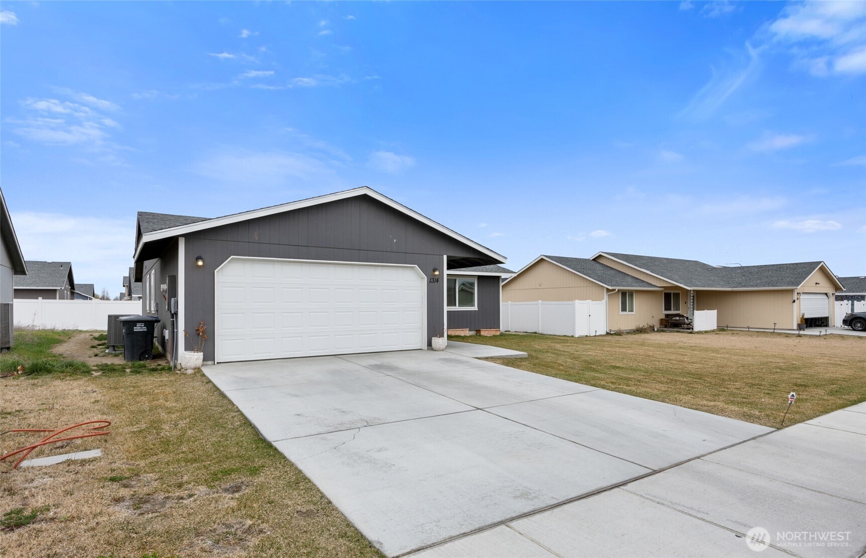1314 Polo Ridge Moses Lake, WA 98837 - Photo 3 of 37