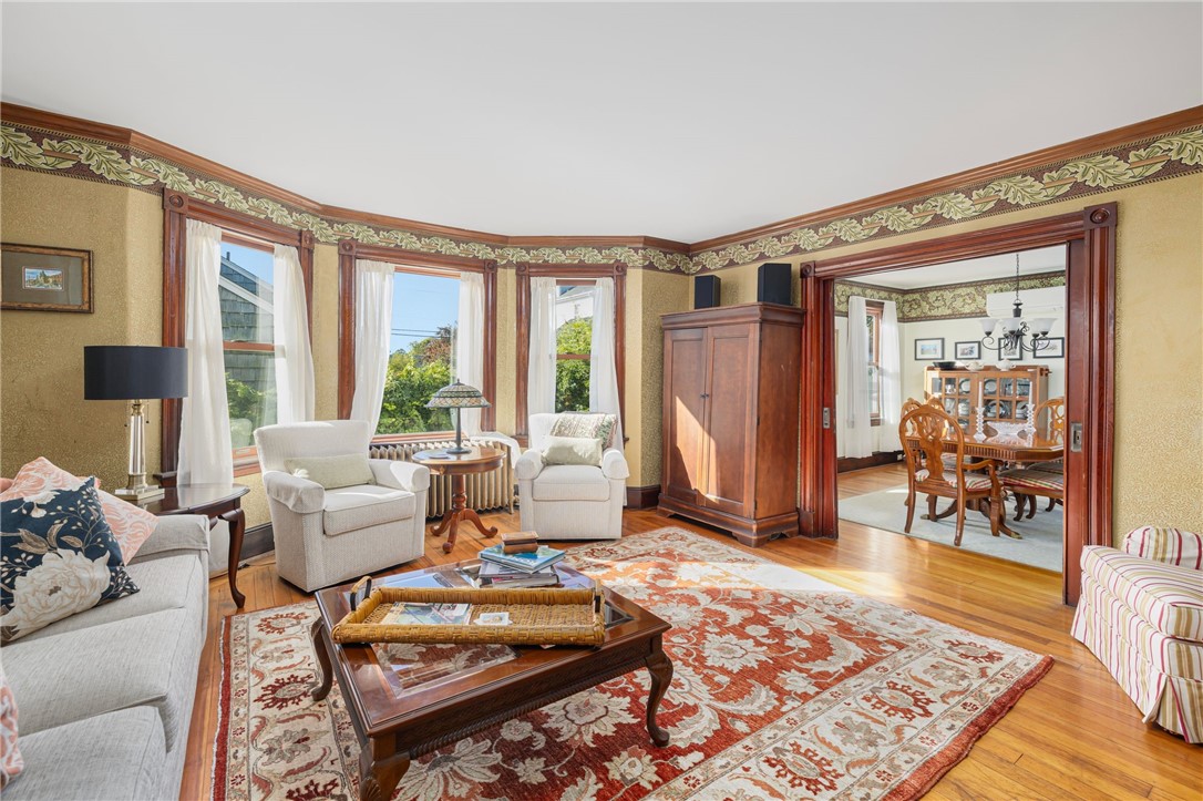 99 Roseneath Avenue Newport, RI 02840 - Photo 11 of 48