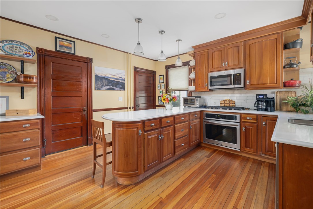 99 Roseneath Avenue Newport, RI 02840 - Photo 16 of 48