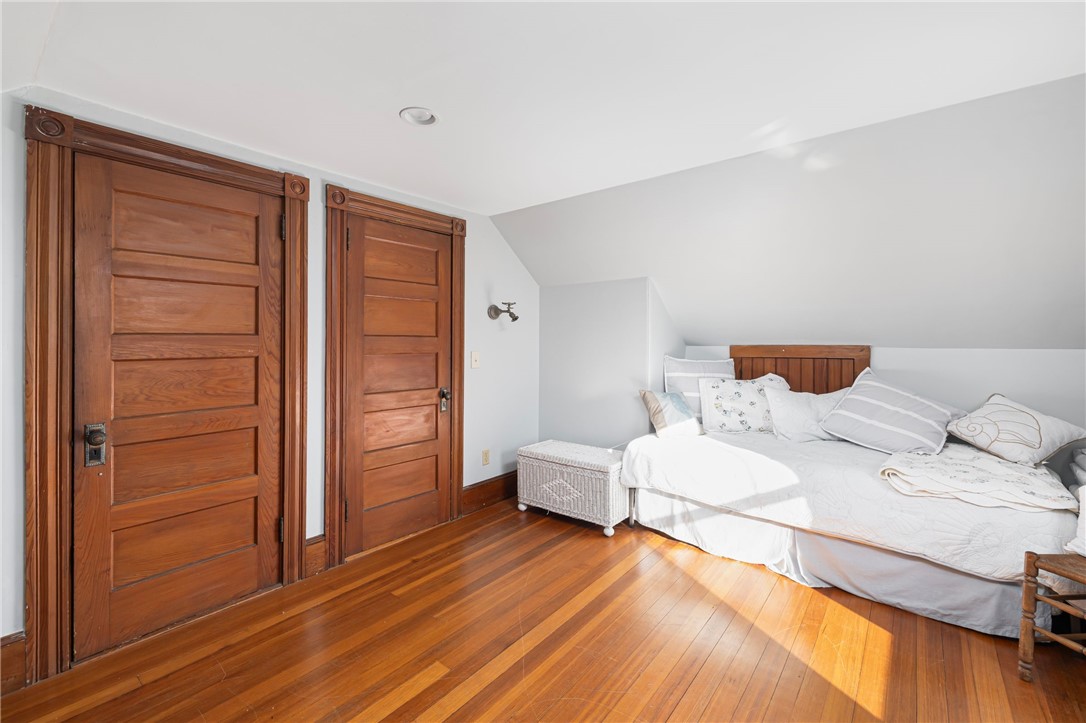 99 Roseneath Avenue Newport, RI 02840 - Photo 42 of 48 3rd Floor Bedroom