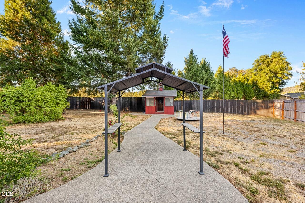 255 Queens Branch Road Rogue River, OR 97537 - Photo 41 of 48 Gallery Image 41