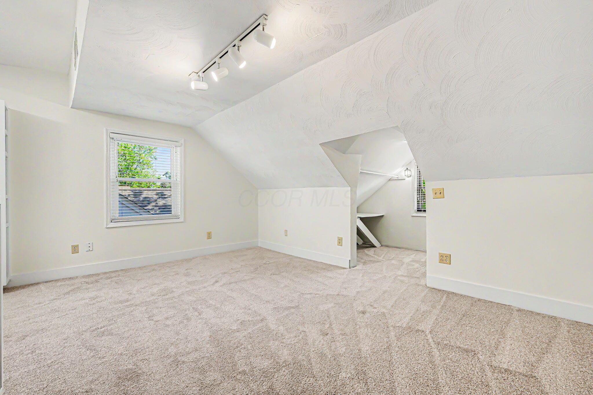 93 North Harding Road Columbus, OH 43209 - Photo 46 of 67