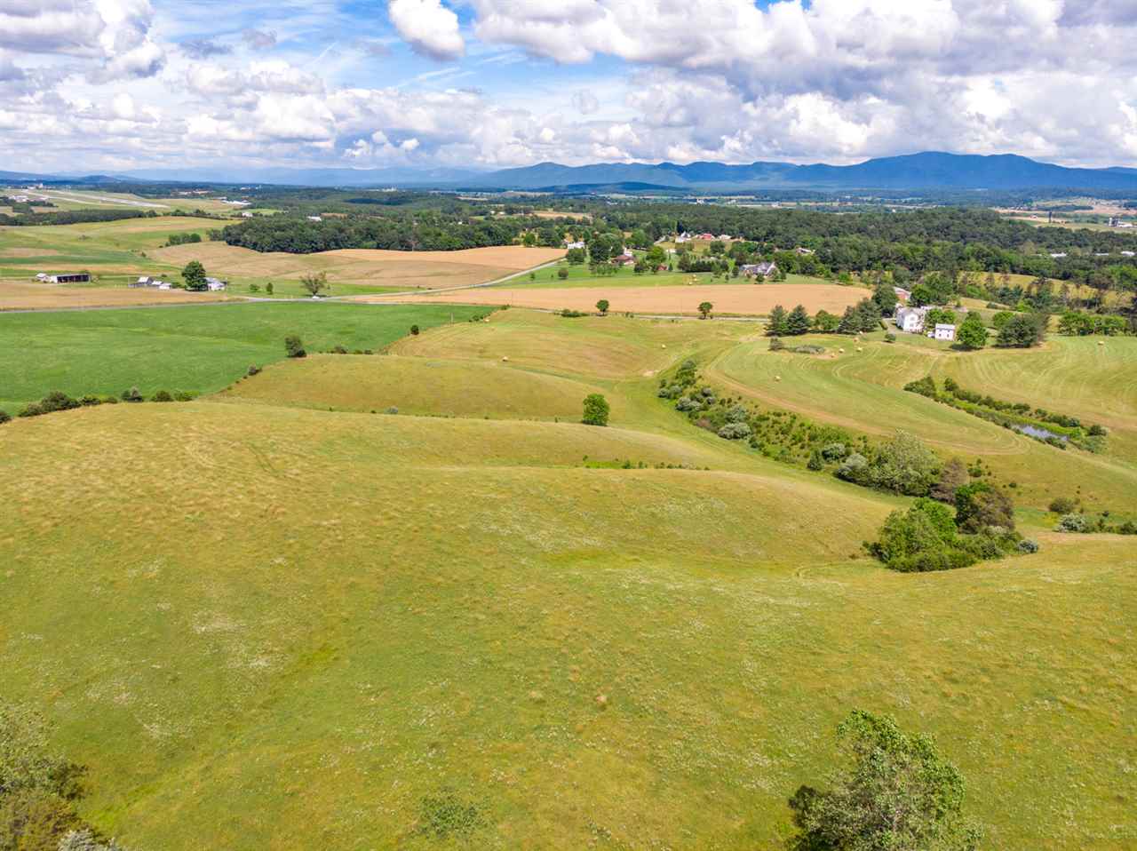 980 Knightly Mill Road Mount Sidney, VA 24467 - Photo 8 of 15 a view of an ocean and