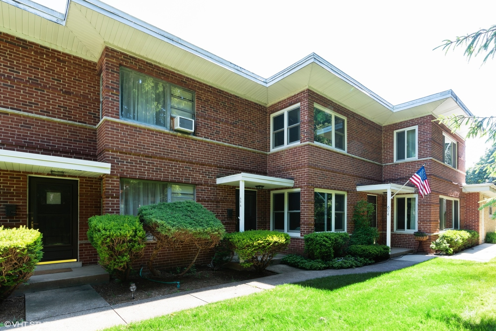 606 Ridge Road Wilmette, IL 60091 - Photo 2 of 8