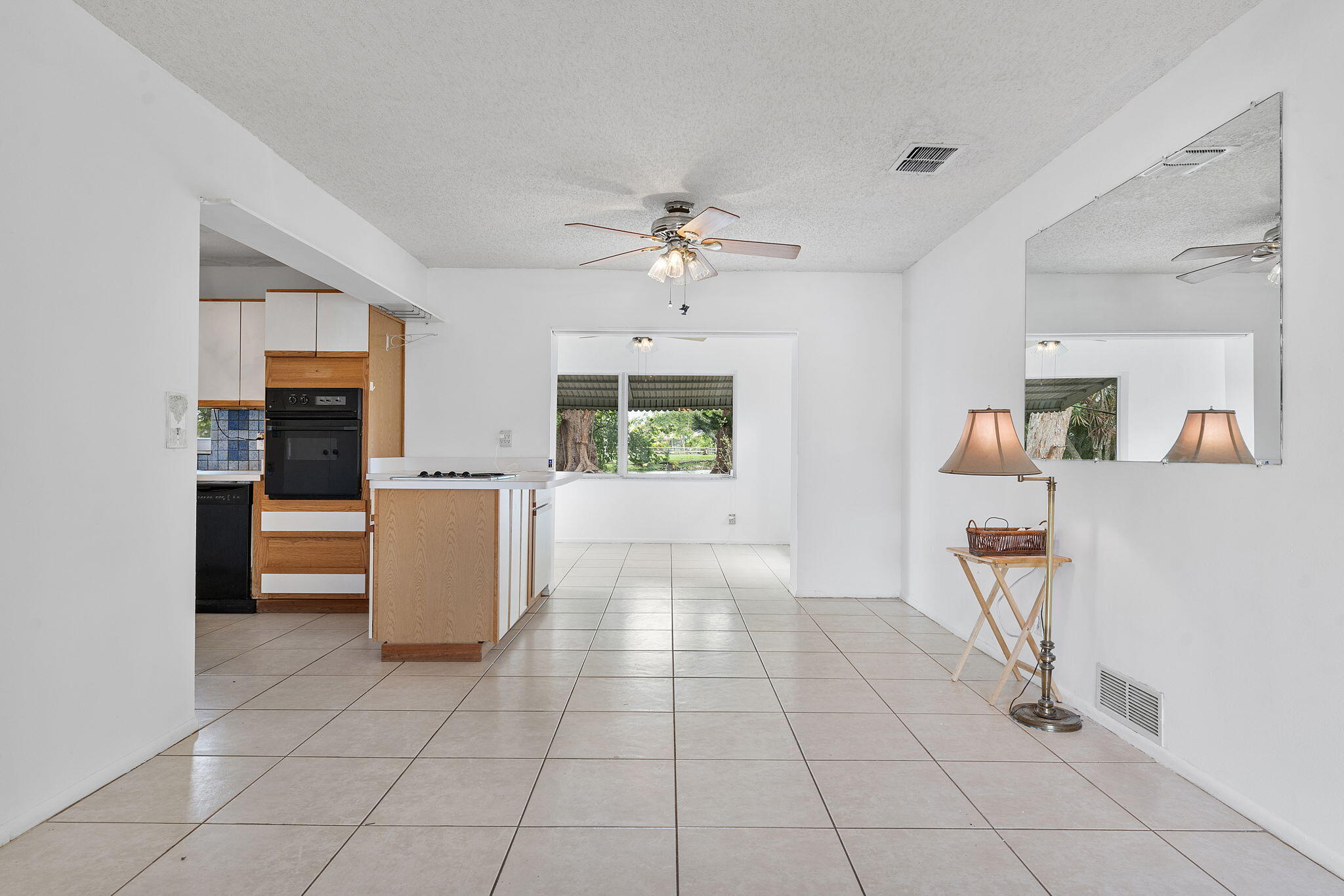 19592 Colorado Circle Boca Raton, FL 33434 - Photo 5 of 32 Living Area After Entrance