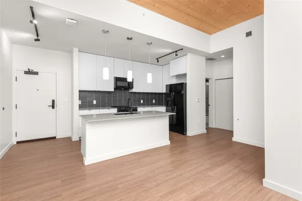 $2,200 | 3515 Webberville Road, Unit 407, Austin, TX 78702