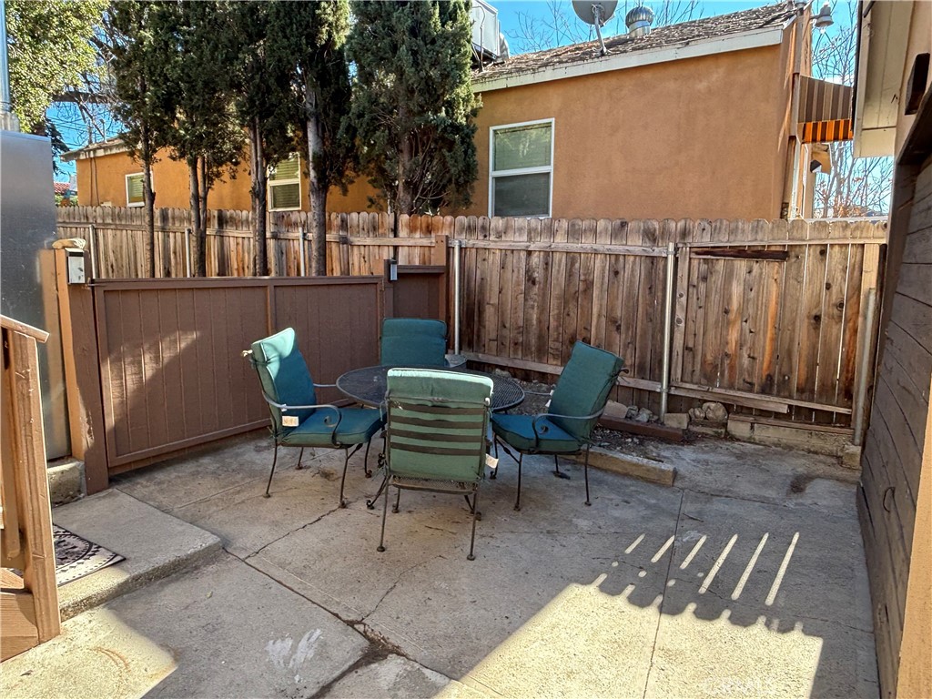 10433 Helendale Avenue Tujunga, CA 91042 - Photo 29 of 42