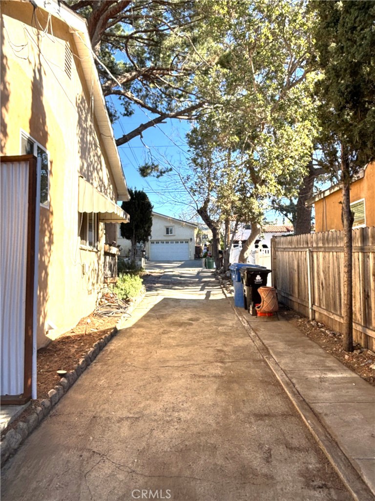 10433 Helendale Avenue Tujunga, CA 91042 - Photo 32 of 42