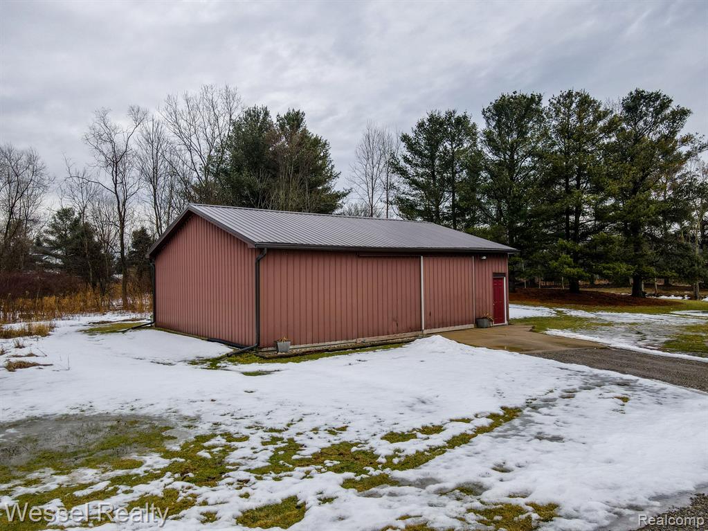 8824 Hough Road Almont, MI 48003 - Photo 4 of 44