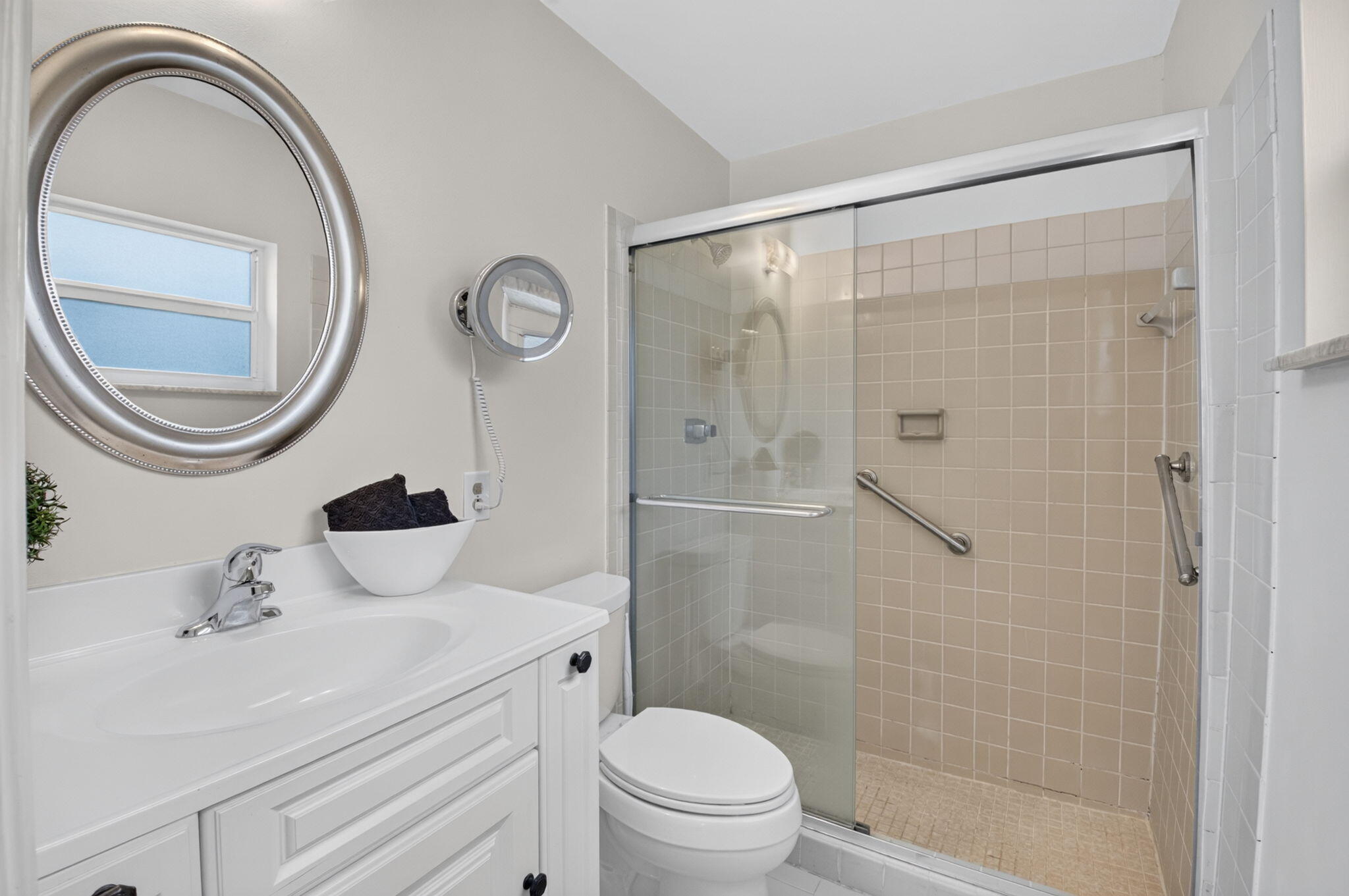4599 Betelnut Street Boca Raton, FL 33428 - Photo 21 of 28 Primary Bathroom
