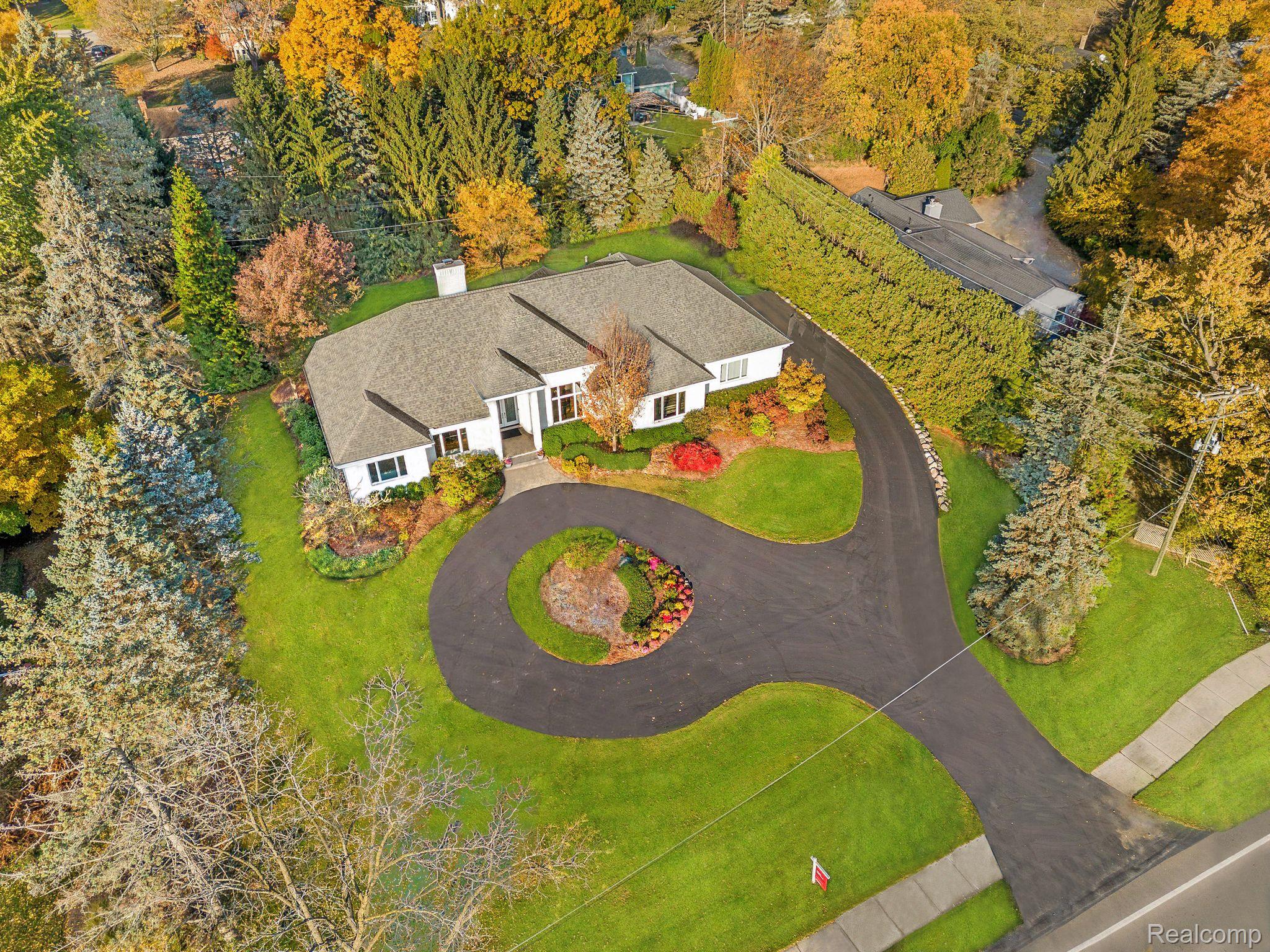 5540 Franklin Road Bloomfield Hills, MI 48301 - Photo 2 of 22 Gallery Image 2