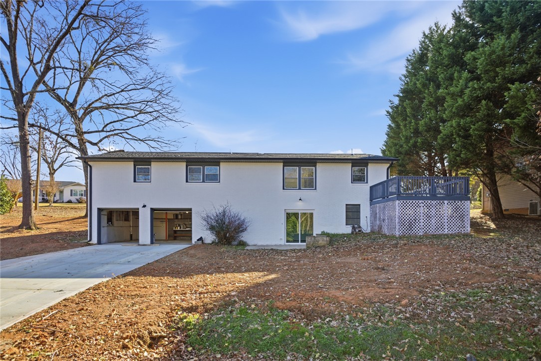 707 Woodlake Road Anderson, SC 29621 - Photo 2 of 10