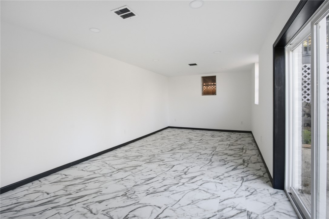 707 Woodlake Road Anderson, SC 29621 - Photo 3 of 10